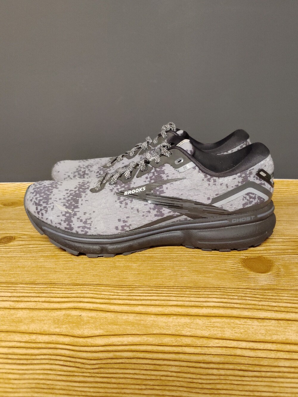 Brooks Ghost 15 Women's Running Shoes- Gray Camo